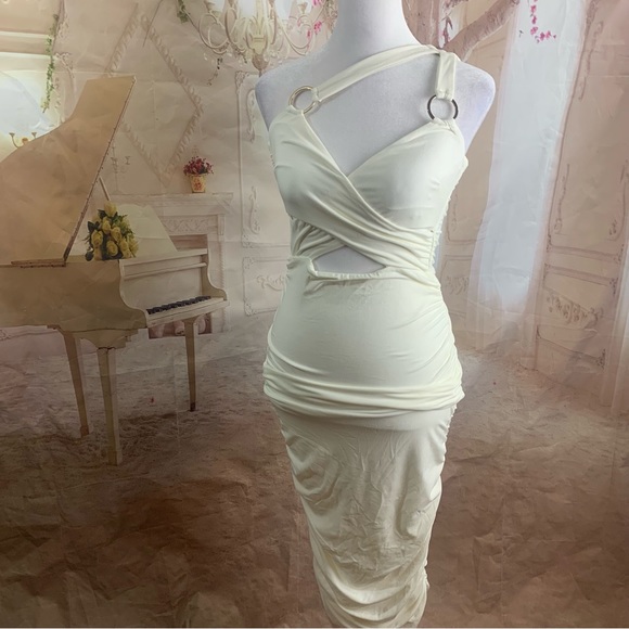 NEW Nookie RILEY RING MIDI Dress in Ivory - Picture 3 of 10